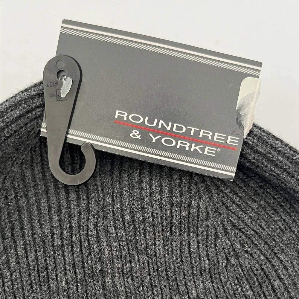 Roundtree & Yorke Dark Gray Knit Beanie